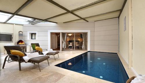 Suite with Private Pool