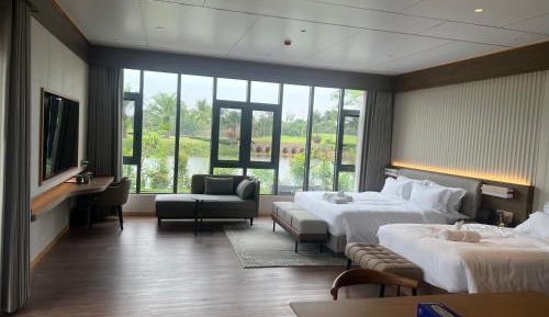 Triple Room with View