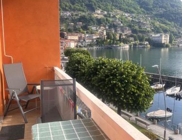 Apartment with Lake View