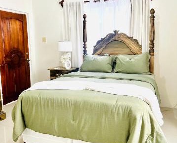 One-Bedroom Apartment with Balcony