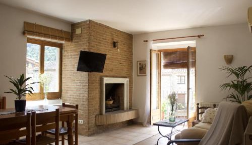 Three-Bedroom Apartment with Balcony