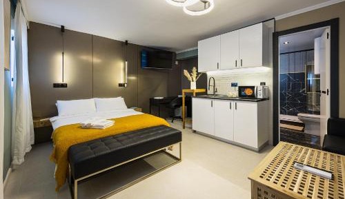 Deluxe Family Room