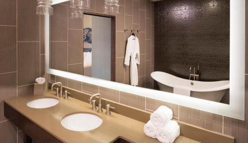 Executive Suite, 1 King, High Floor