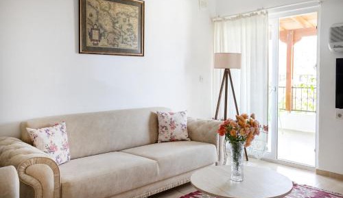 Terrace Apartment with Garden View 