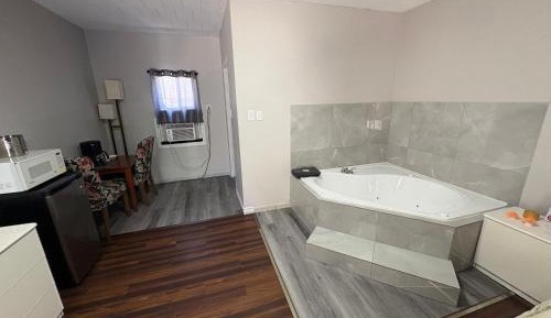 Jacuzzi Room