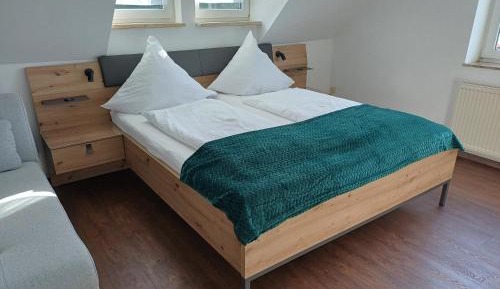 Deluxe Double Room with Shower