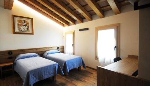 Large Double or Twin Room