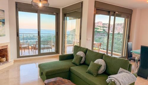 Two-Bedroom Apartment with Balcony and Sea View