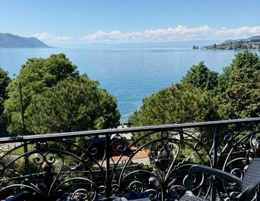 Standard Double Room with Lake View