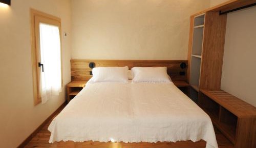 Double or Twin Room with Private Bathroom