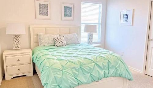 Queen Room with Pool View