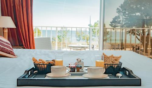 Double Room with Balcony and Sea View