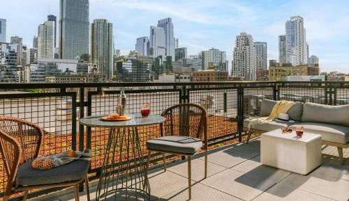 Two-Bedroom Split-Level Apartment with Roof Top Terrace