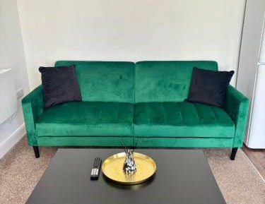Superior One-Bedroom Apartment