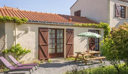 Holiday Home (4 Adults)