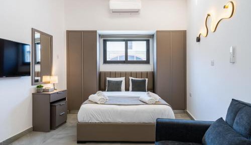 Studio Apartment with One Double Bed