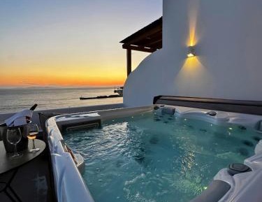 Deluxe Double Room with Sea View and Outdoor Jacuzzi