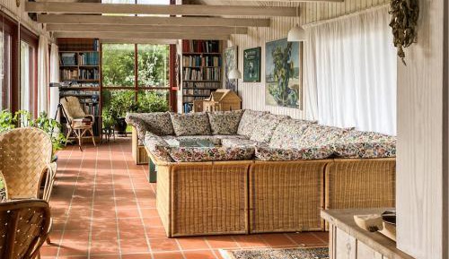 Five-Bedroom Holiday Home