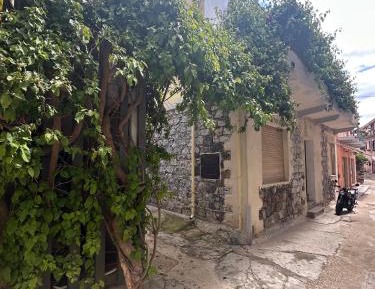 Four-Bedroom Apartment with Balcony 