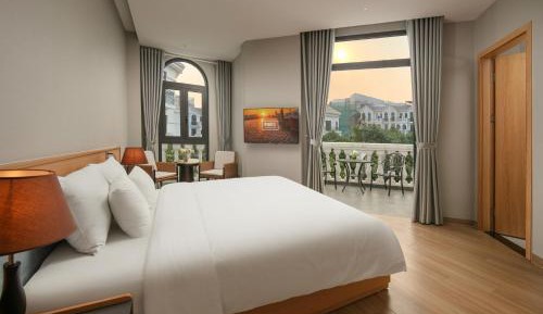 Suite with Balcony