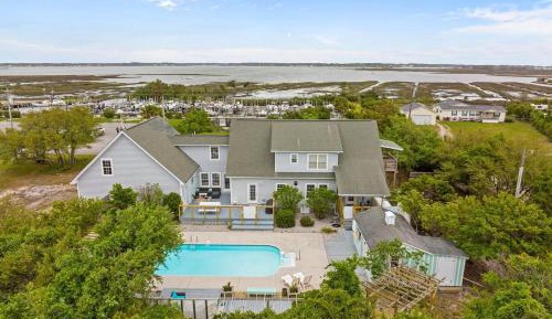Four-Bedroom Holiday Home