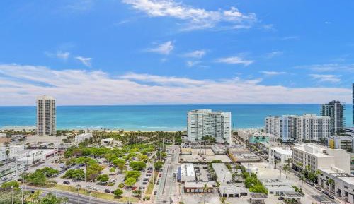 Three-Bedroom Apartment with Ocean View