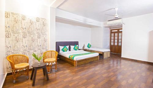 Deluxe Room with Pool View