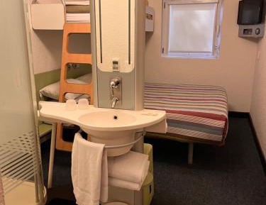 Standard Triple Room (Nonsmoking)