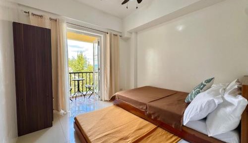 One-Bedroom Apartment with Balcony