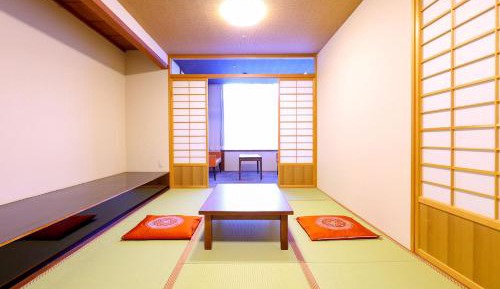 Standard Japanese-Style-Room with 9+6 Tatami mats - Shared Bathroom - Non-Smoking