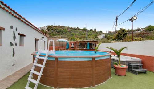 Villa with Garden View