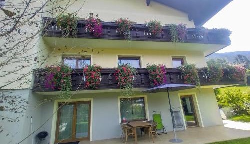 One-Bedroom Apartment with Garden View