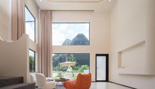 Villa with Garden View
