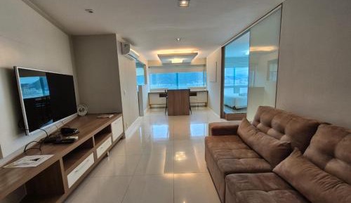 Apartment with Lake View