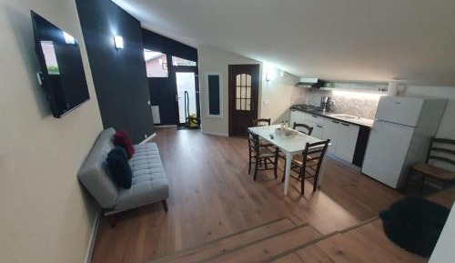 Deluxe Two-Bedroom Apartment with Garden View