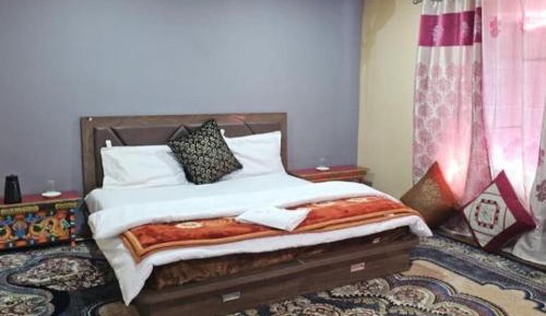 Standard Double Room with Shared Bathroom