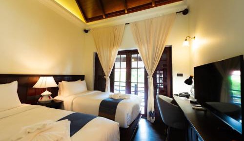 Deluxe Queen Room