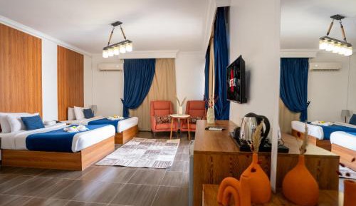 Deluxe Double pyramids view room with Balcony