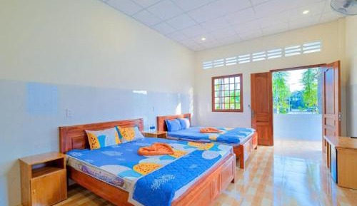 Family Room with Garden View