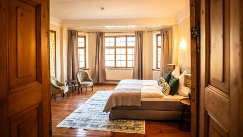 Four-Bedroom Apartment