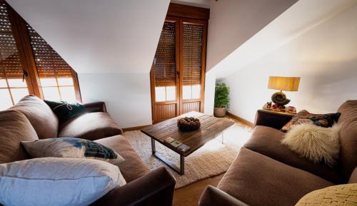 Two-Bedroom Apartment with Mountain View