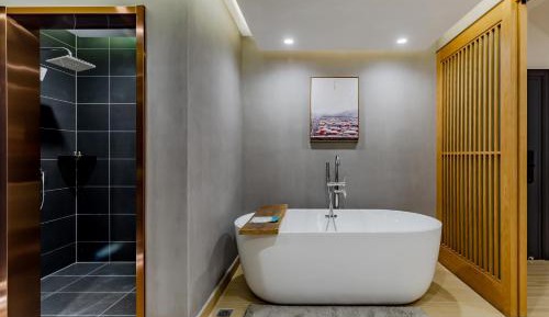 Twin Room with Bath