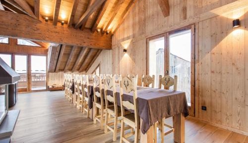 Seven-Bedroom Holiday Home