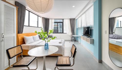 One-Bedroom Apartment with City View