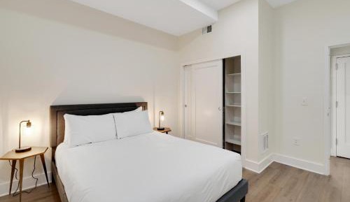 Two-Bedroom Apartment with City View