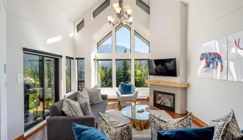 Five-Bedroom Apartment