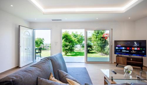 Two-Bedroom Apartment with Sea View