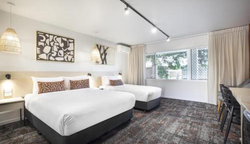 Queen and Single Studio