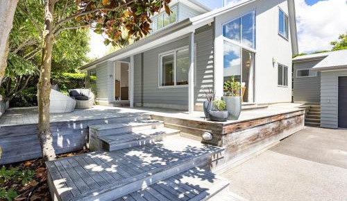 Three-Bedroom Holiday Home 