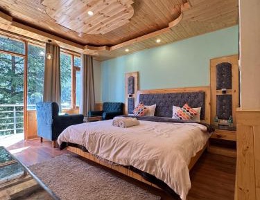 Double Room with Mountain View